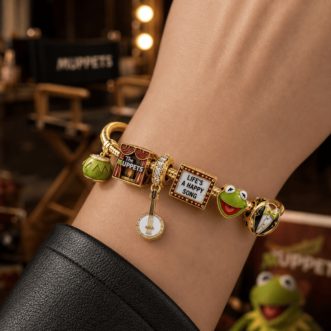 TMP Gold Charm Bracelet Set PTT